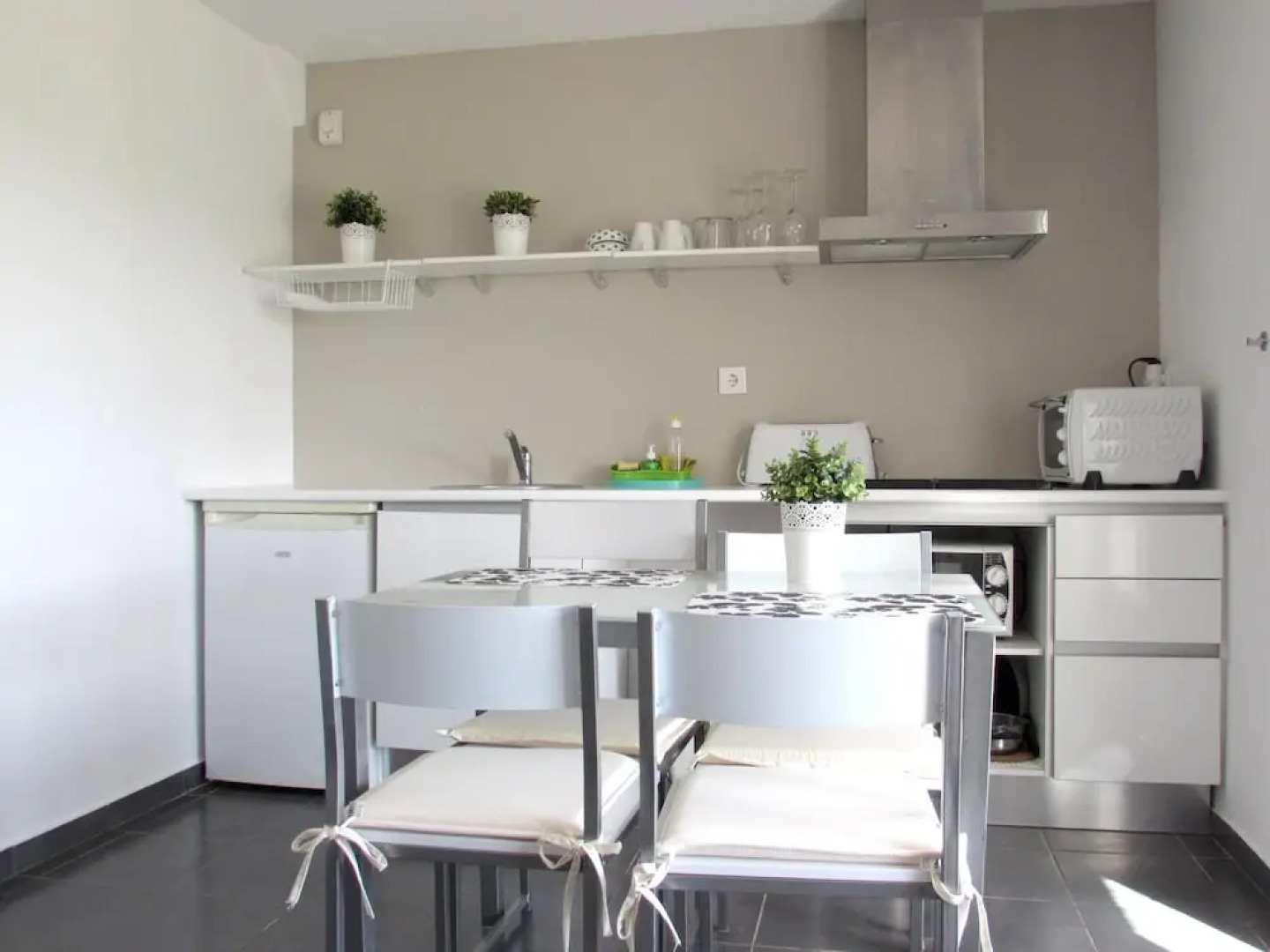 House With one Bedroom in Faro, With Shared Pool, Enclosed Garden and Wifi Near the Beach