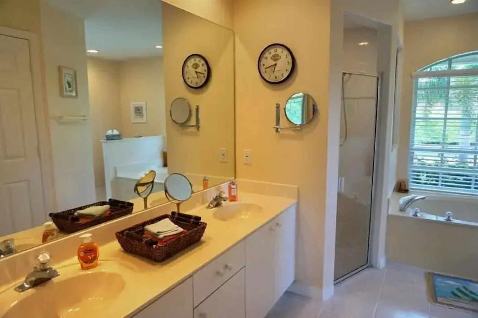 MANOR41 3 Bedroom Holiday Home by Marco Naples Vacation Homes