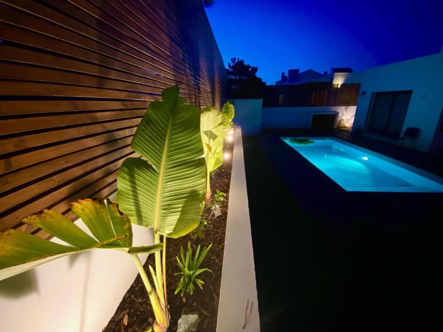 As Andorinhas - Walking distance to Monte Clerigo and Amoreira beaches