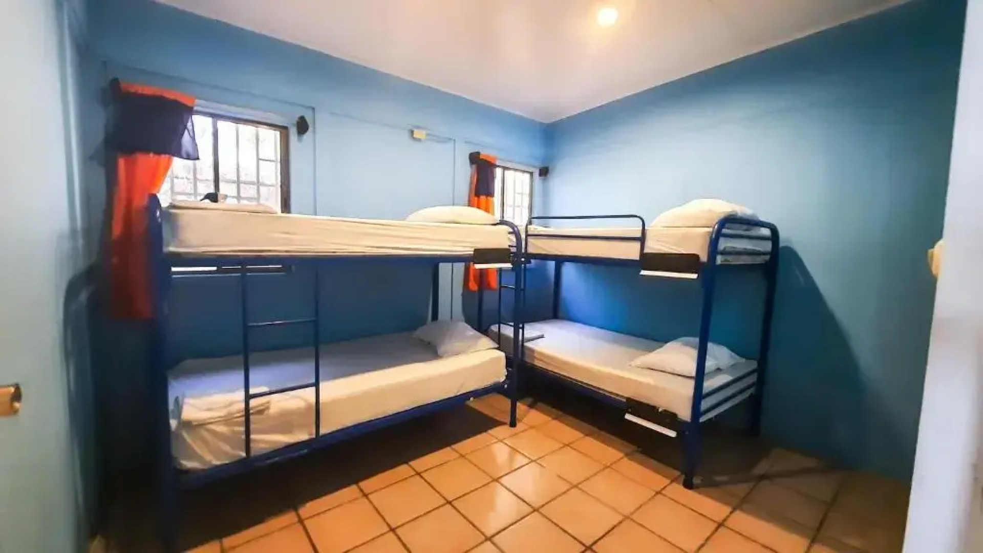 Hola Ola Hostel
