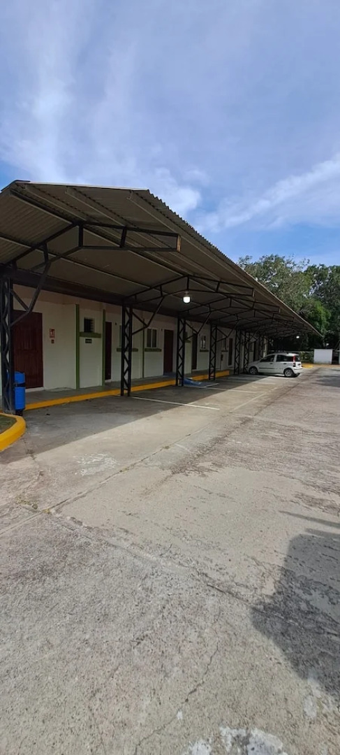 Mi Casa Asi de Grande