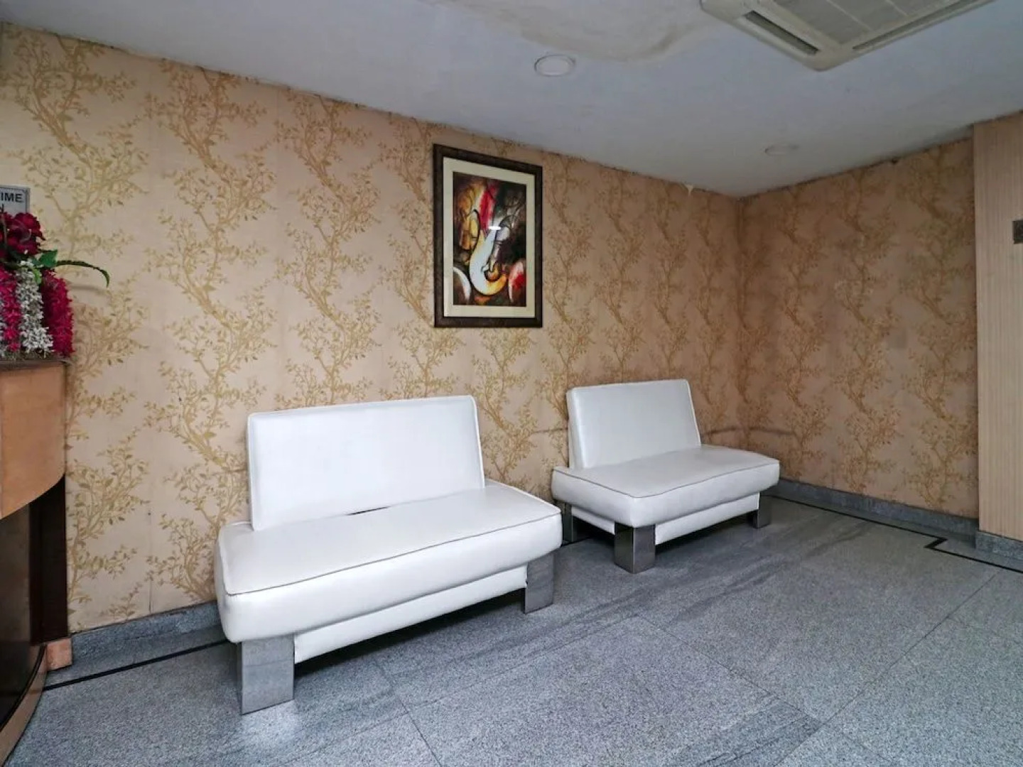 OYO 16893 Hotel Parth Paradise