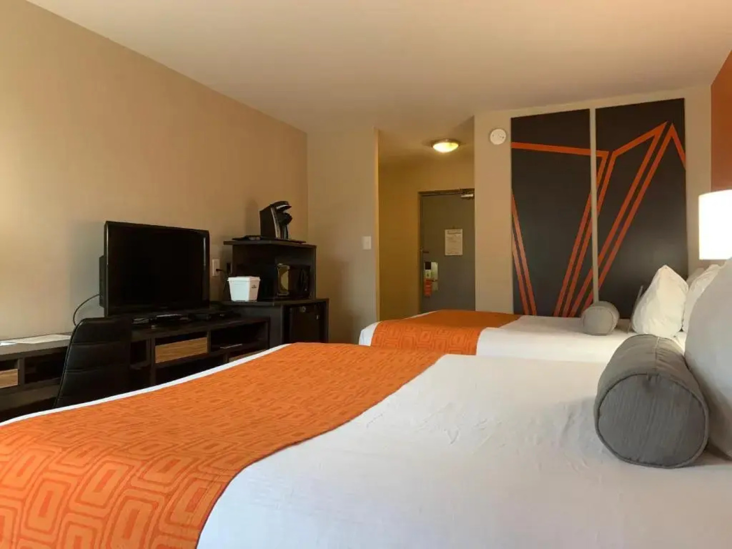 Howard Johnson Express Inn - Winnipeg West