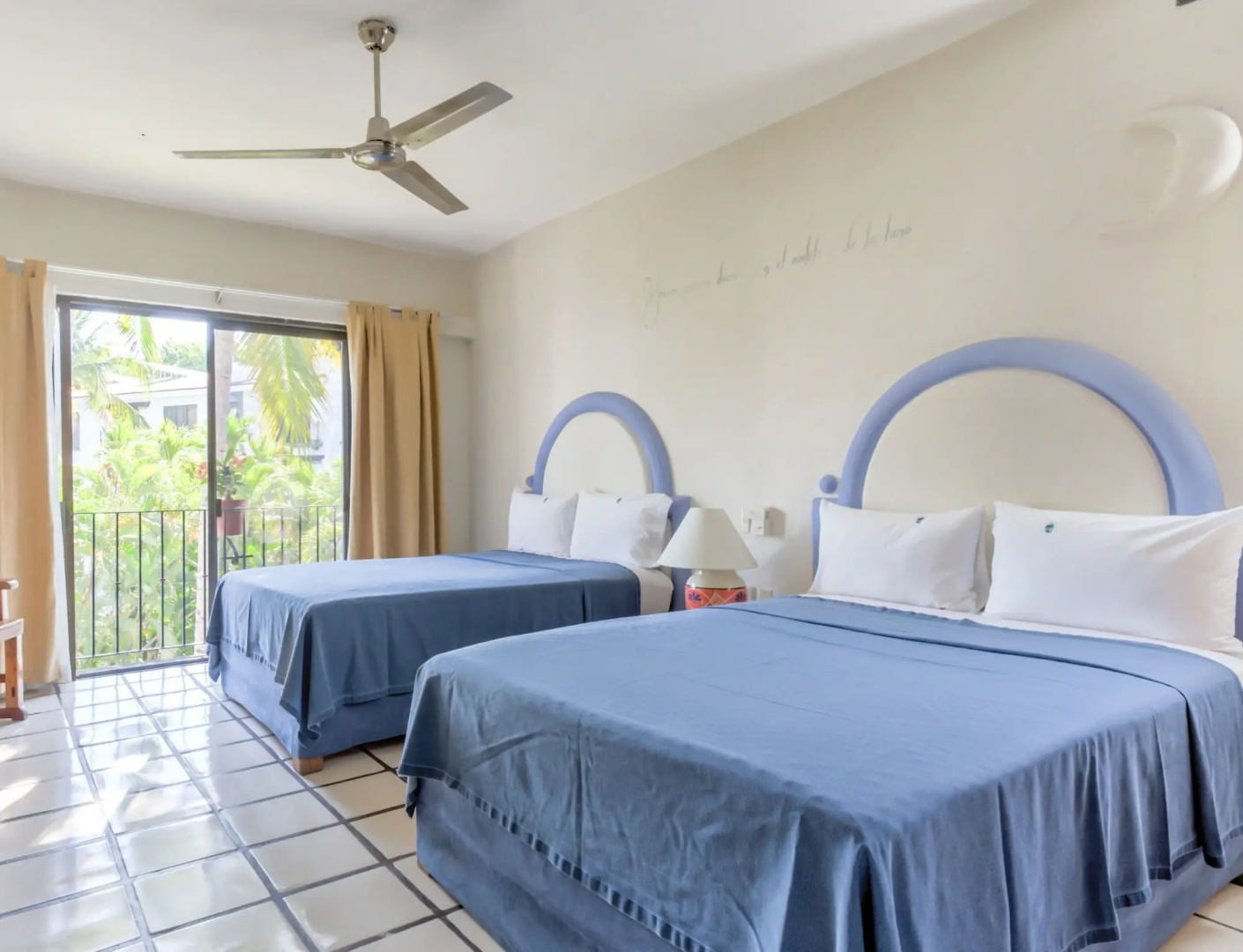 Puerto de Luna Pet Friendly & Family Suites Hotel