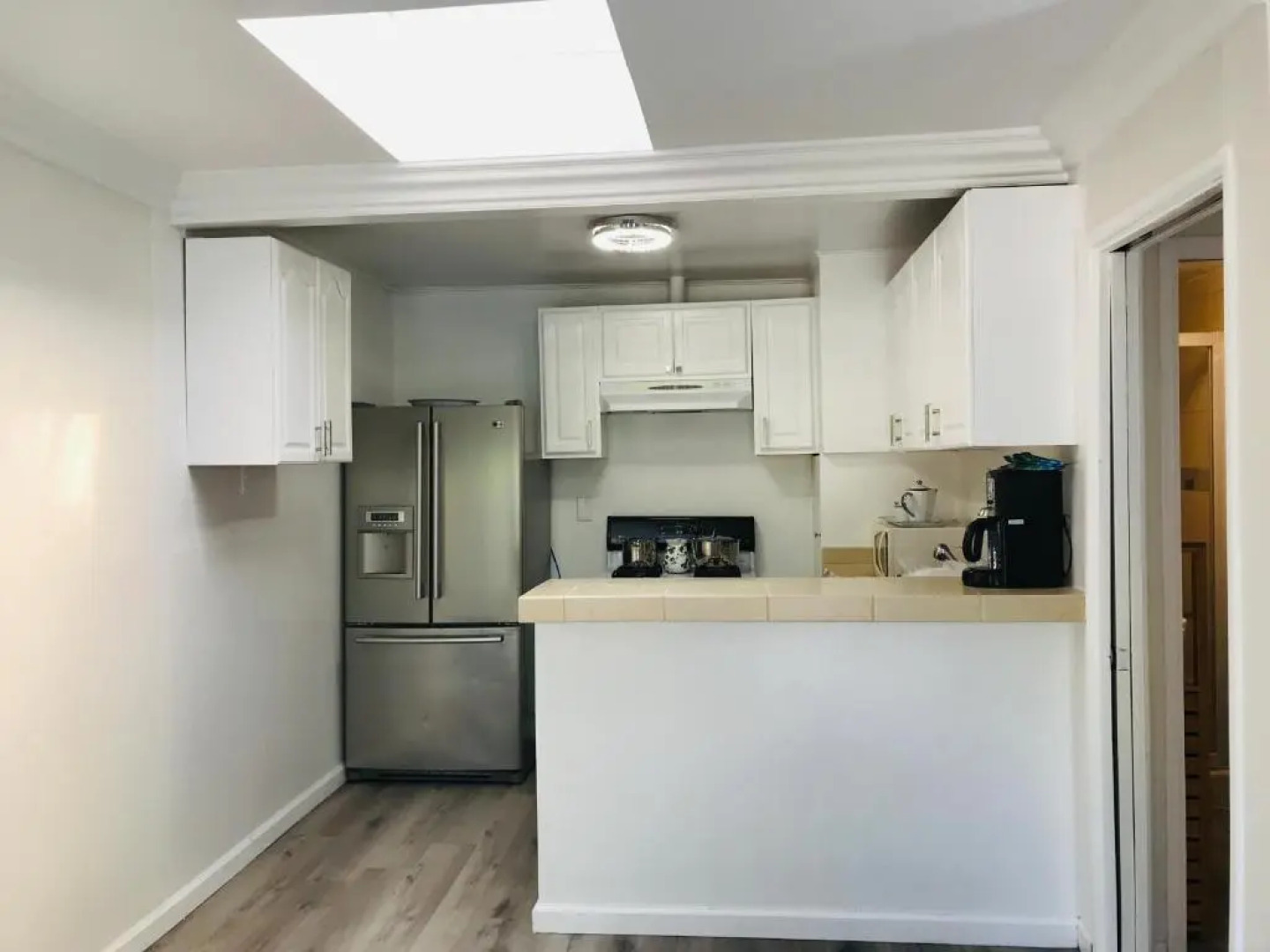 Contemporary 5 bed- 4 bath Beverly Hills Home