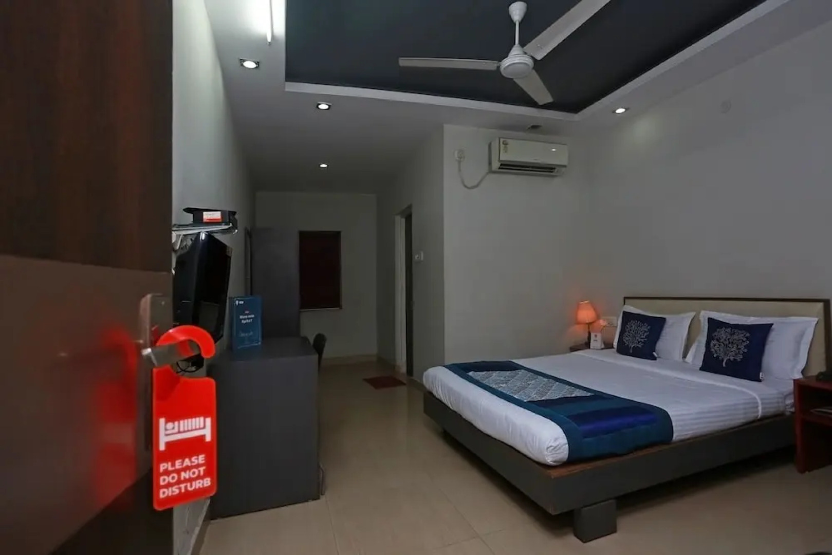OYO 2737 Residency Square