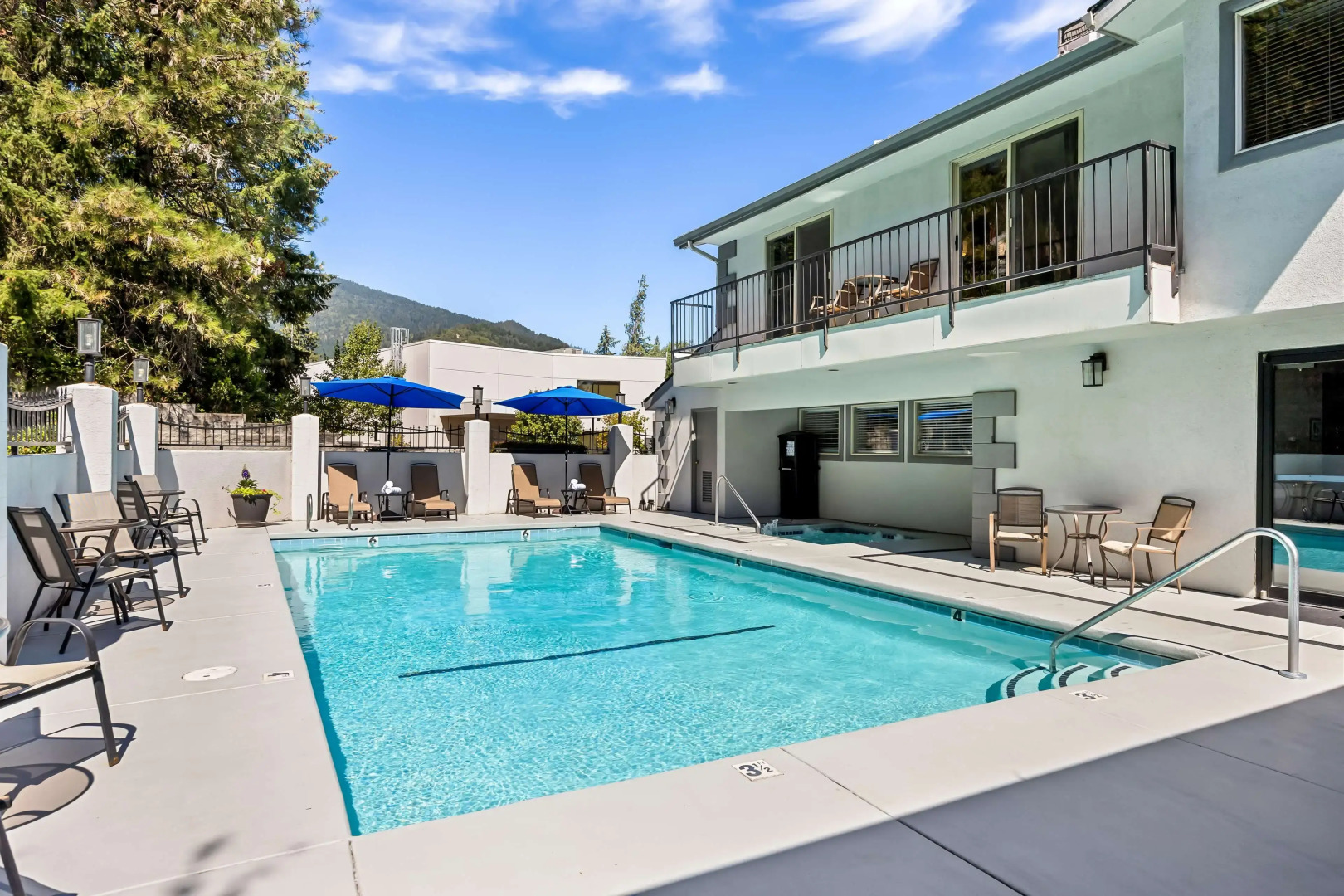 Best Western Inn At The Rogue