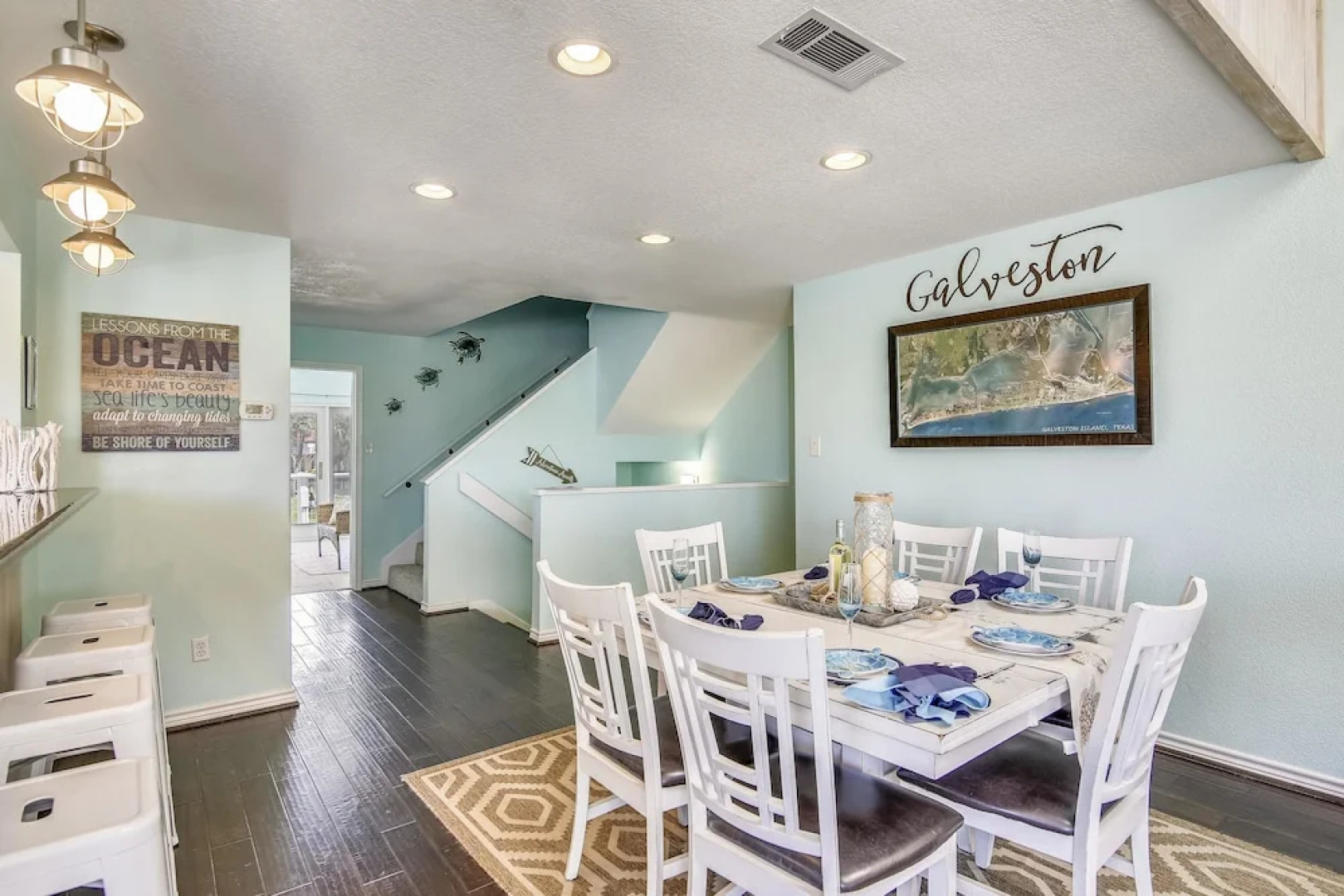 Jamaica Cove 4 Bedrooms 2.5 Bathrooms Home