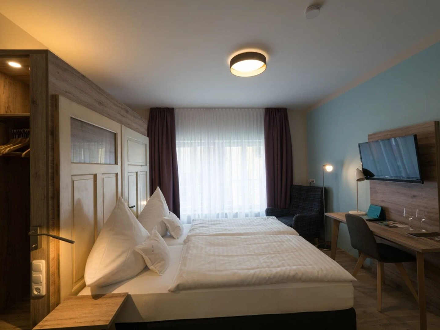 Weinbar und Hotel FahrAway