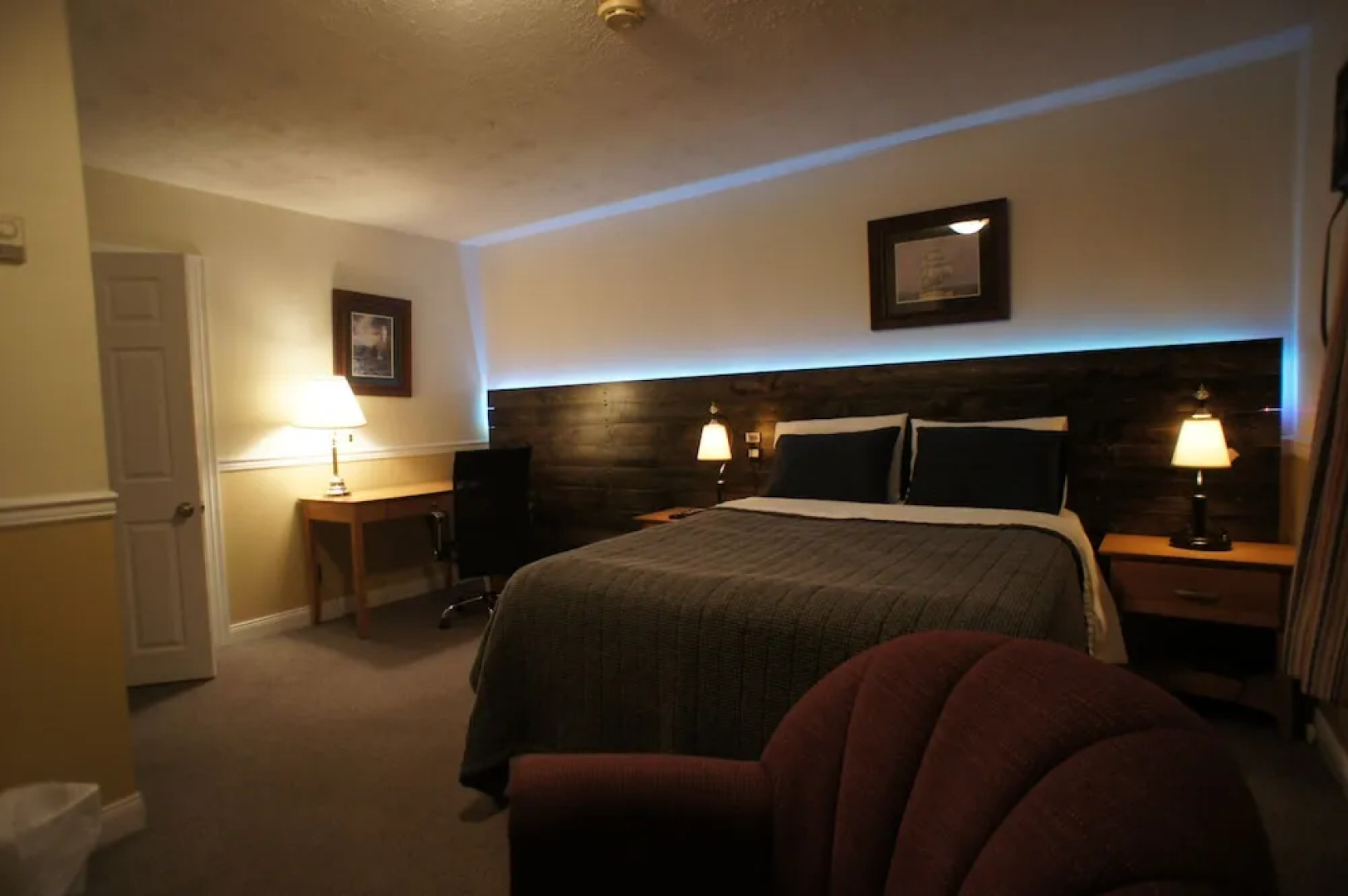 Silverwood Inn & Suites