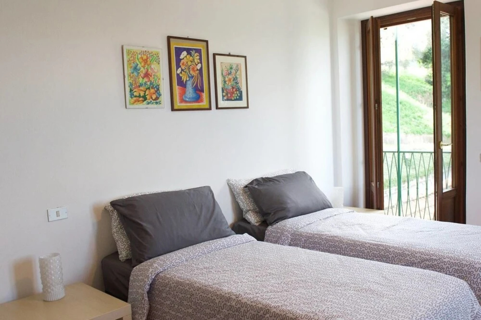 Stresa Apartment With Private Access to Beach