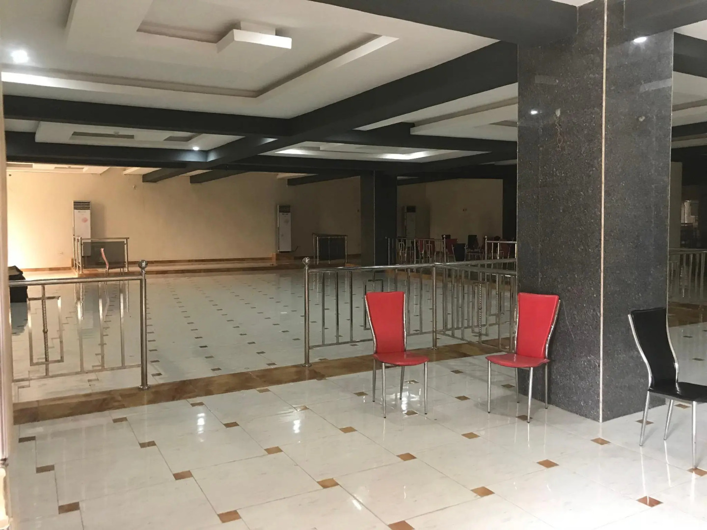 Ritz-Carinton Suites