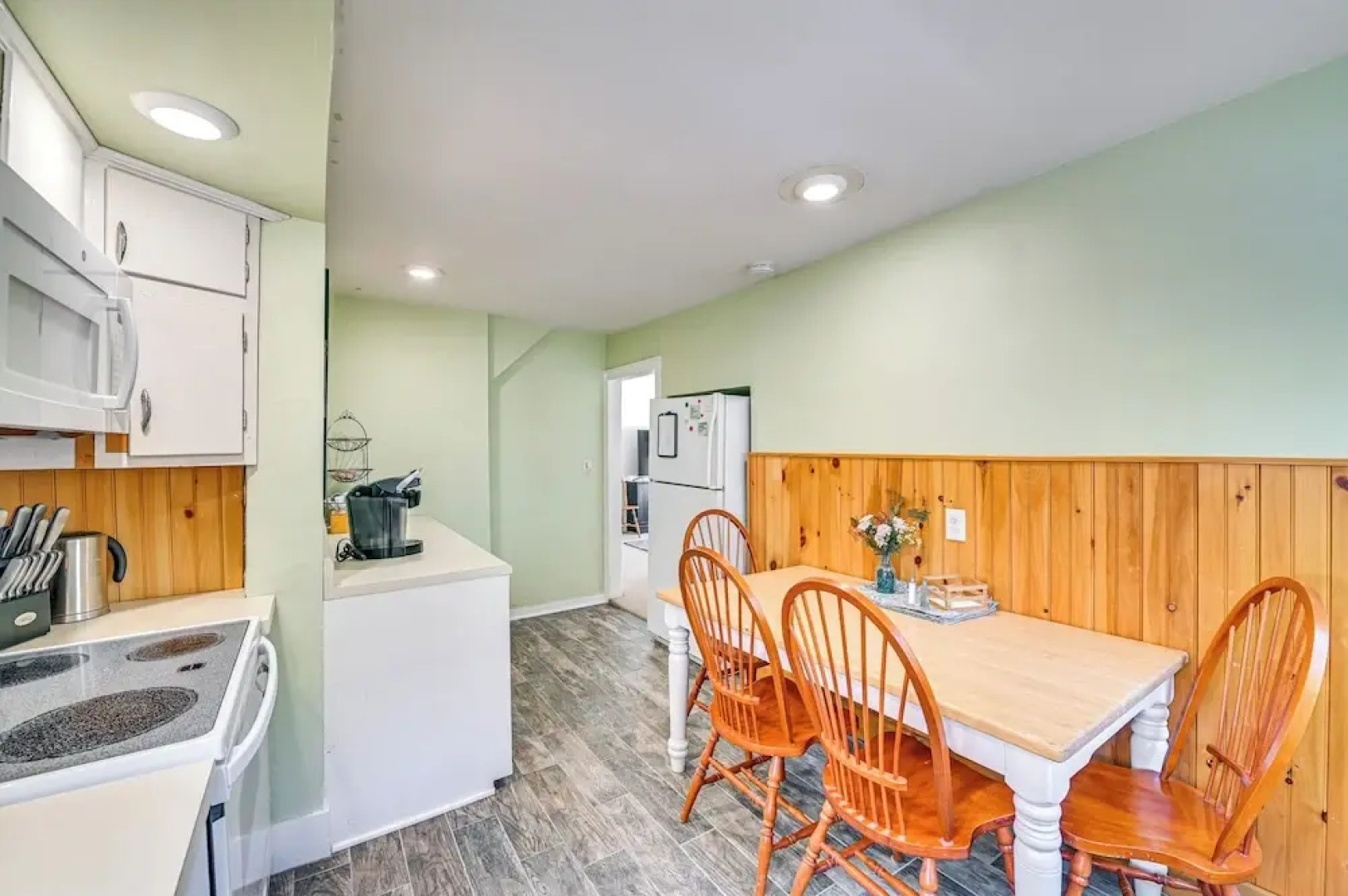 Walk to Town & River: Cozy North Creek Cottage