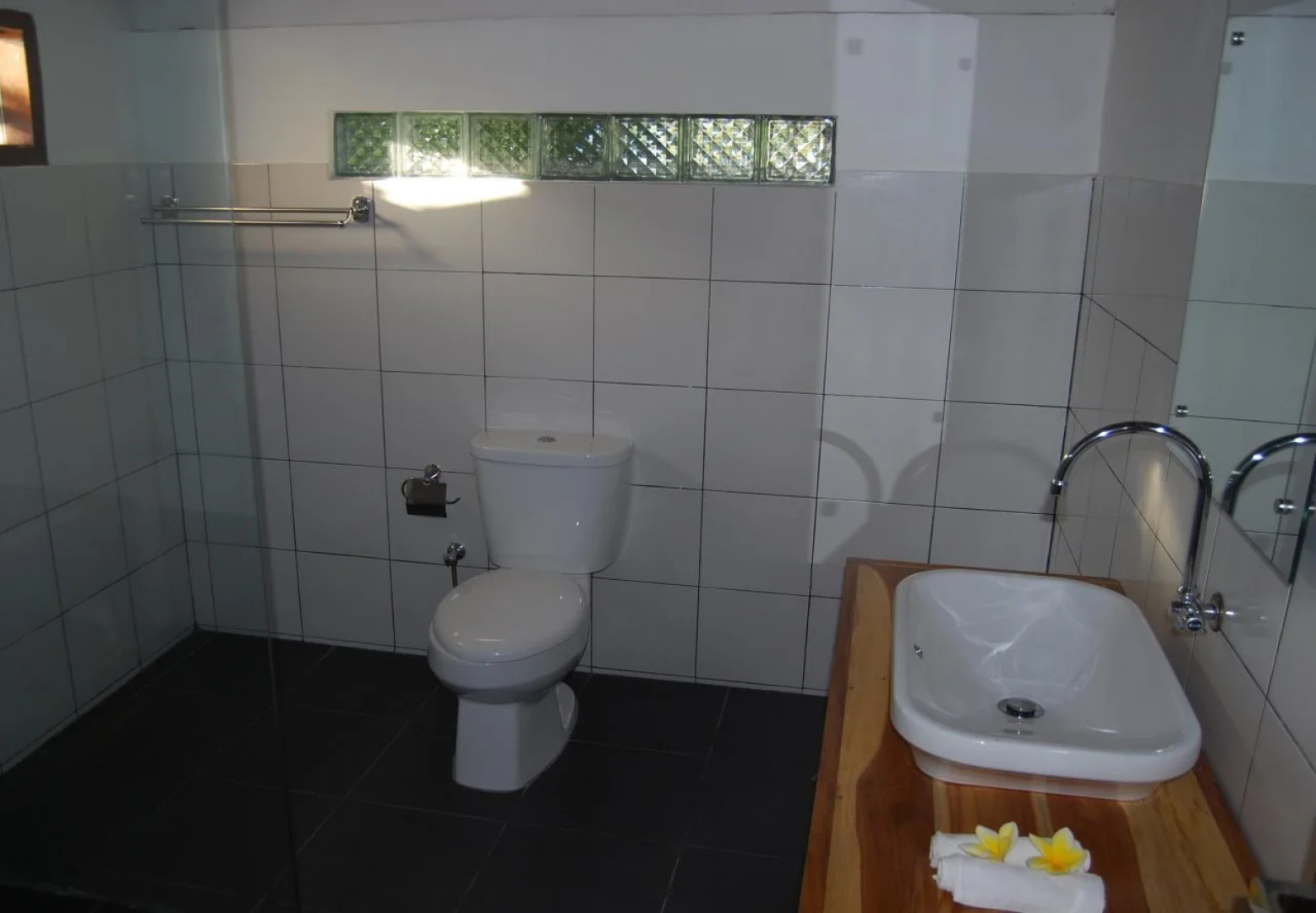 Pondok Anggrek Putih