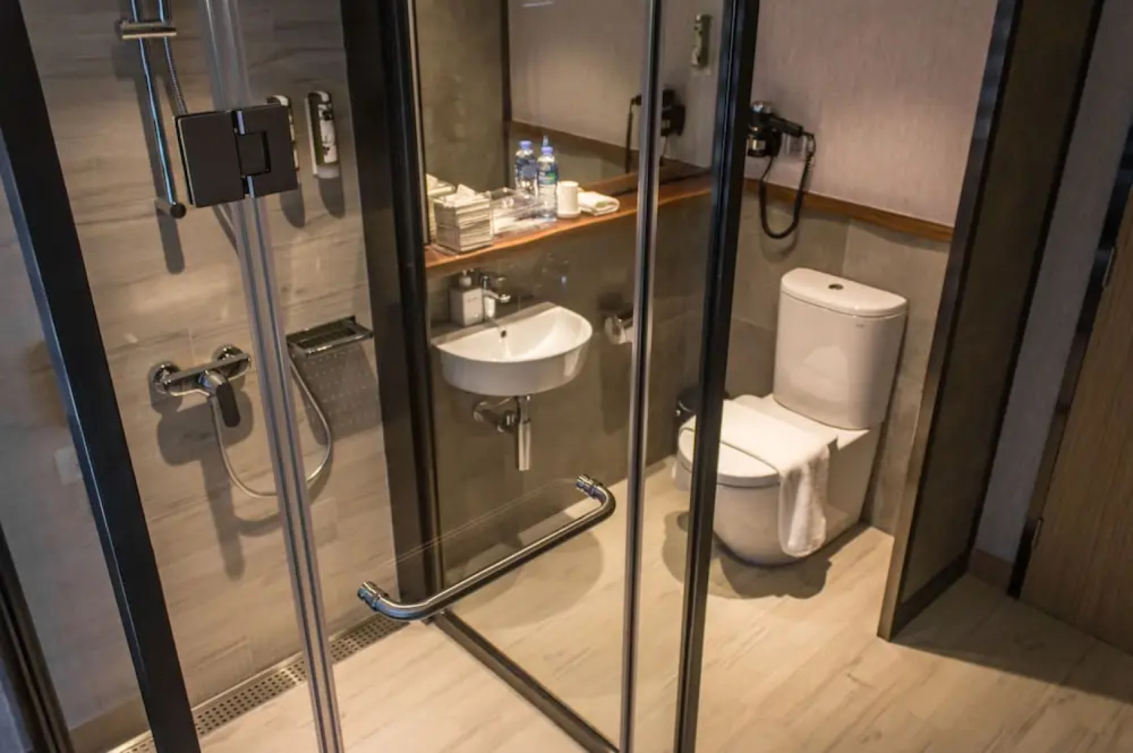 Transit Resting Lounge by Aerotel (within restricted area)