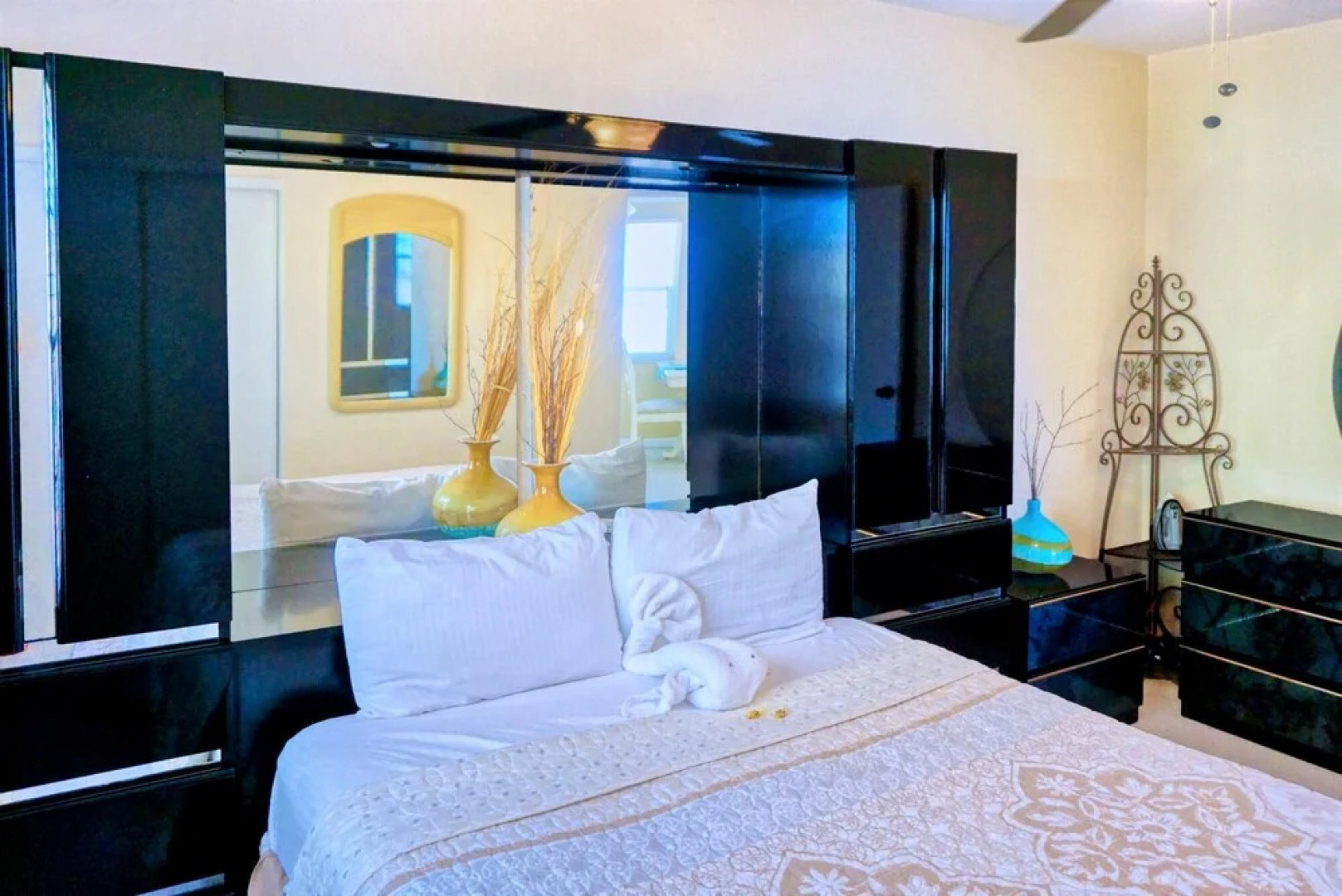 Misty Isles Redington Beachfront Suite 5