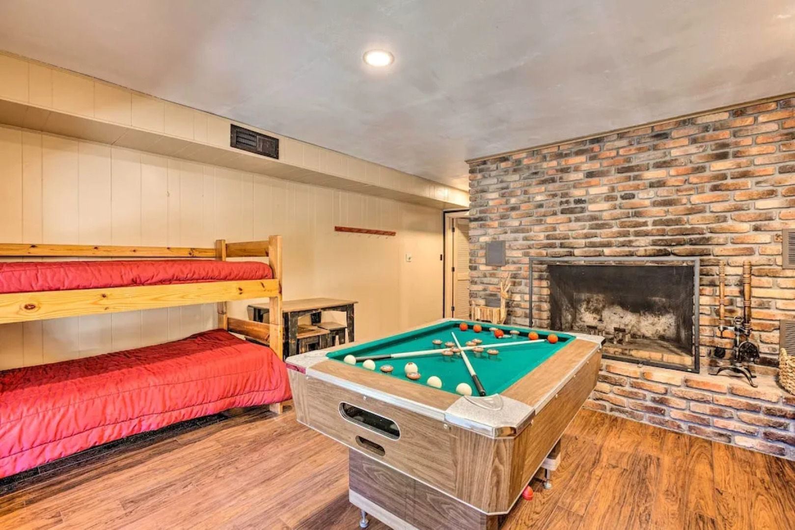 Family-friendly Red River Retreat w/ Deck!