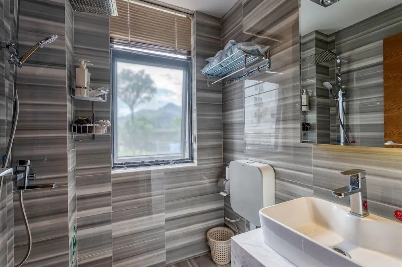 Tengchong Two Suite Guesthouse