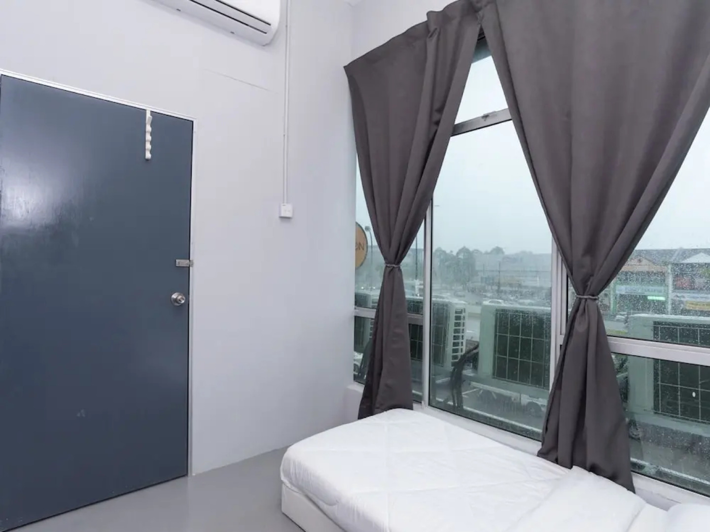 SPOT ON 89757 The Rooms JB