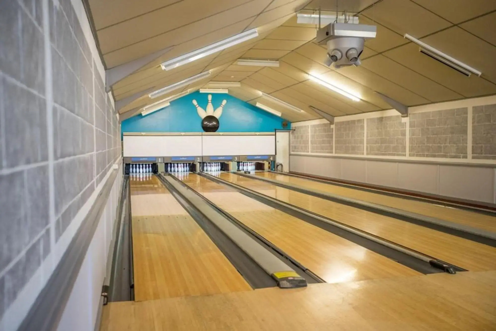 Lakeside Lodge Golf and Country Club