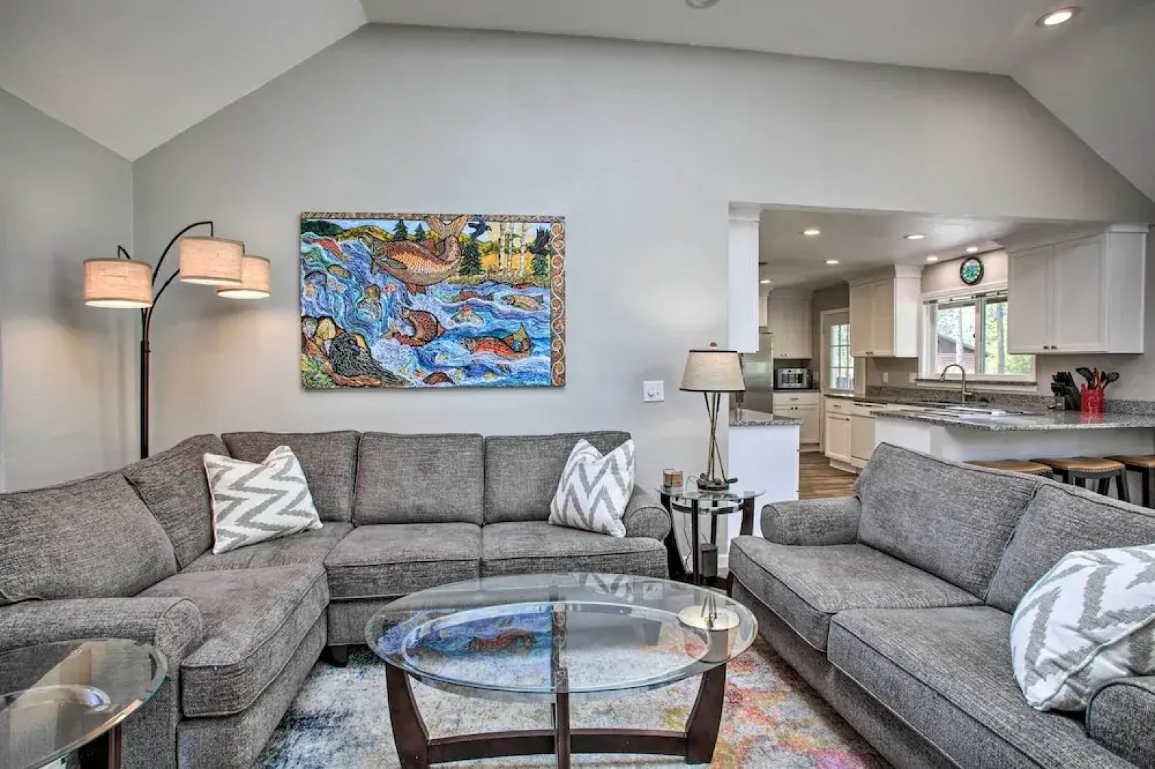 All-seasons Chewelah Home: Fish, Golf & Ski!