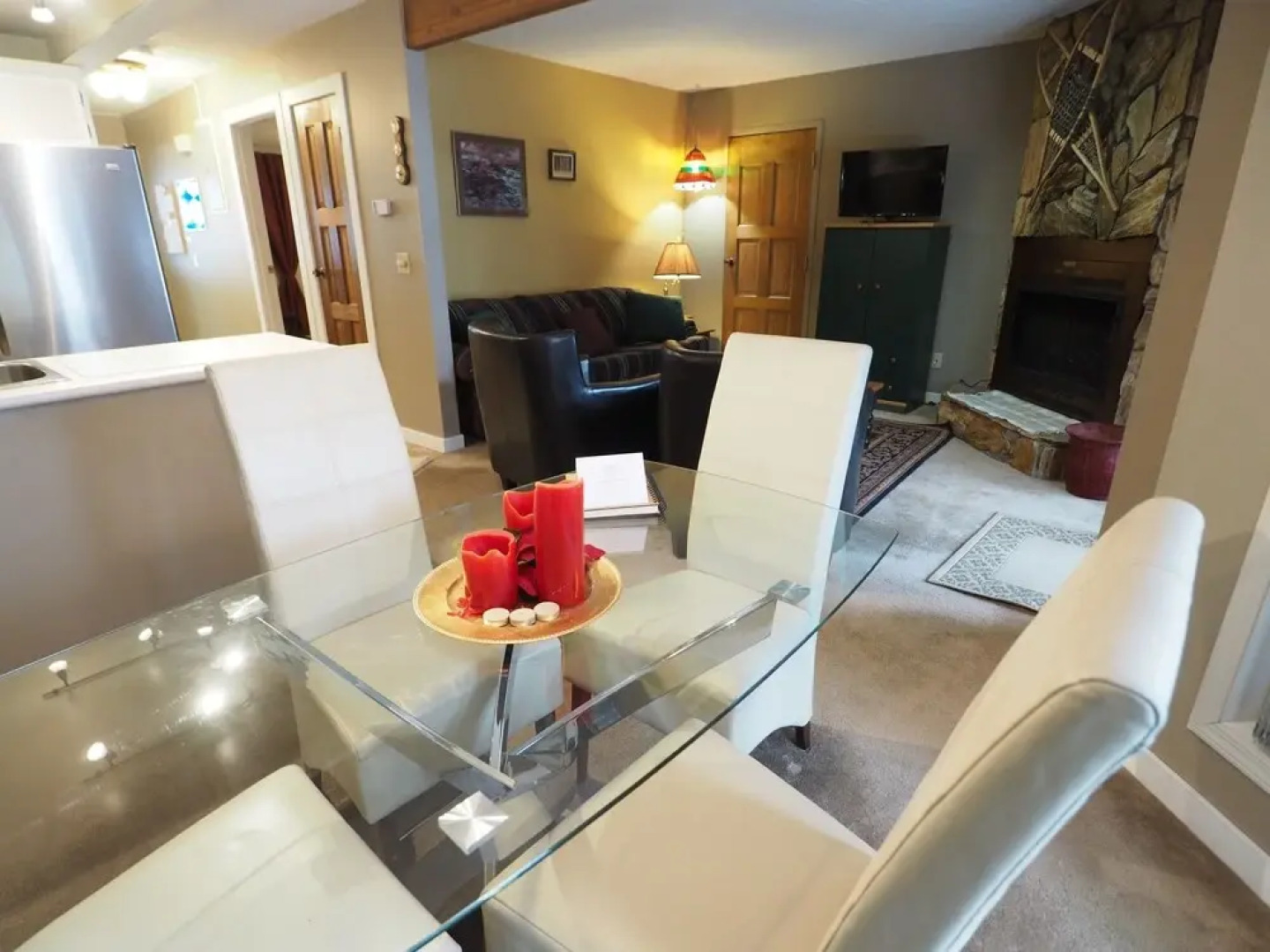 Clearview 803 2 Bedroom Condo by Redawning