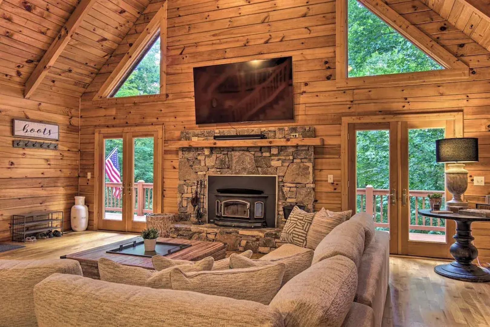 7 Mi to Ski Slopes: Mars Hill Cabin w/ Hot Tub!