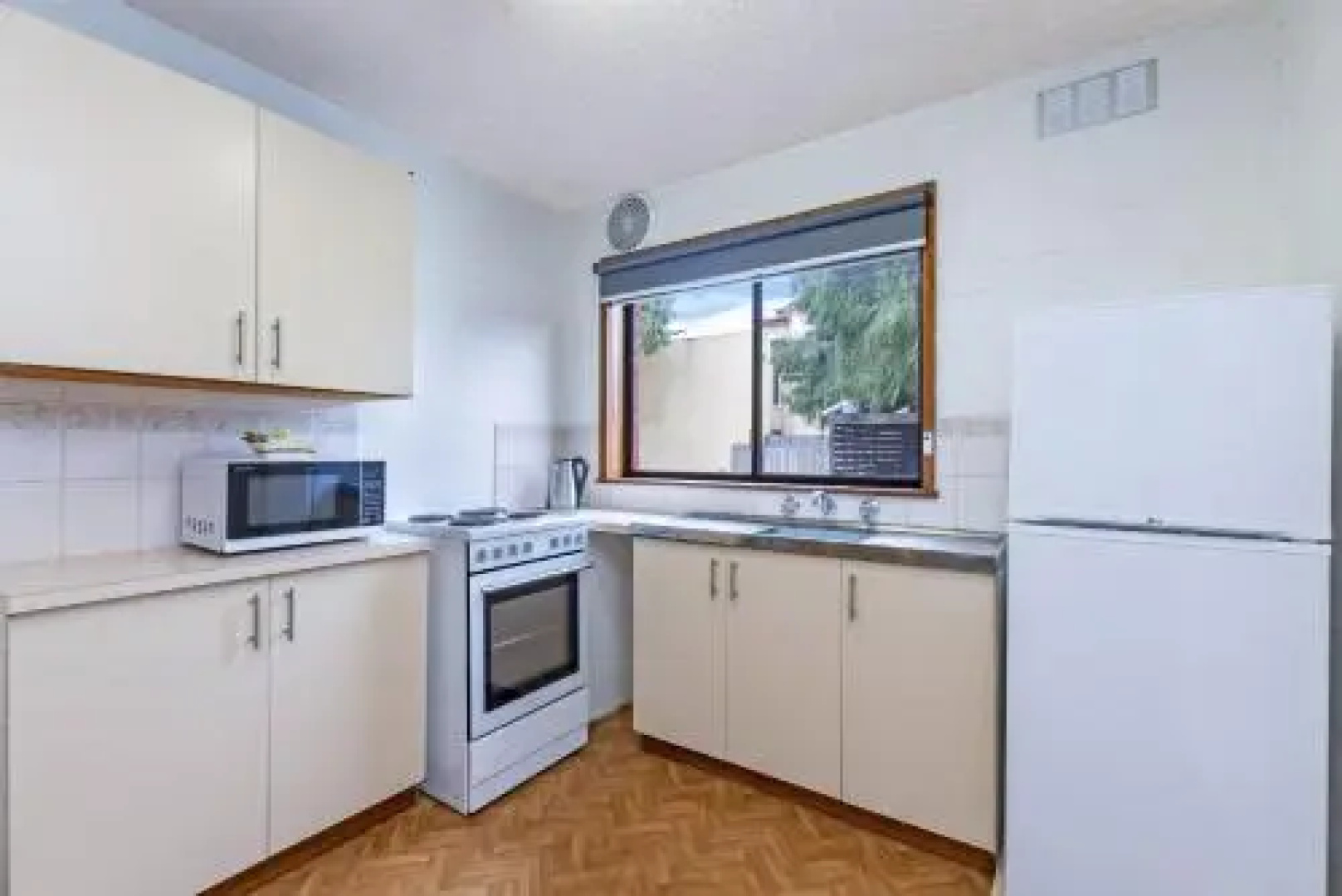 Eastern Beach Holiday Units
