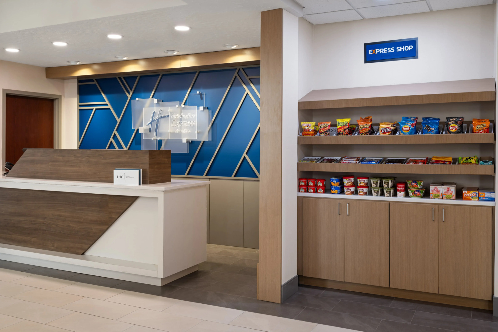 Holiday Inn Express & Suites Midwest by IHG