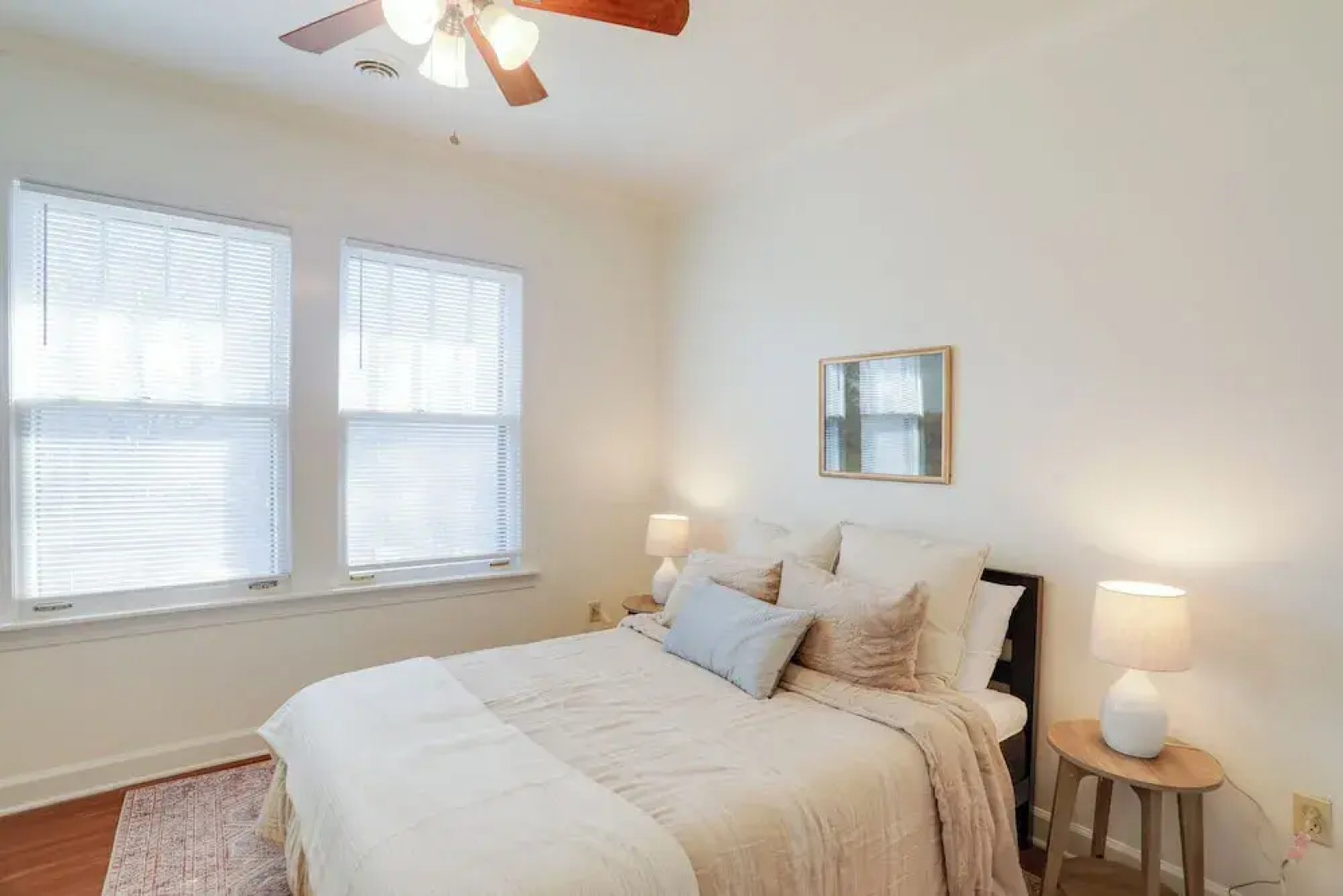 Walk to Oxford Square & Ole Miss: Central Home!