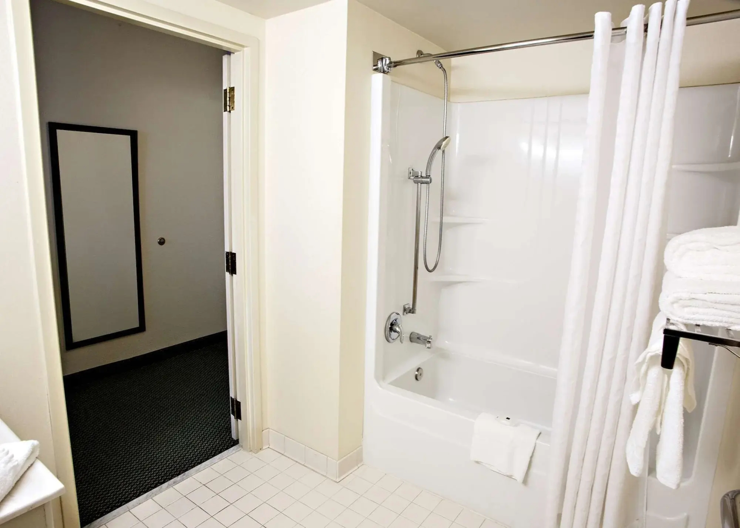 Country Inn & Suites by Radisson, Harrisburg West, PA