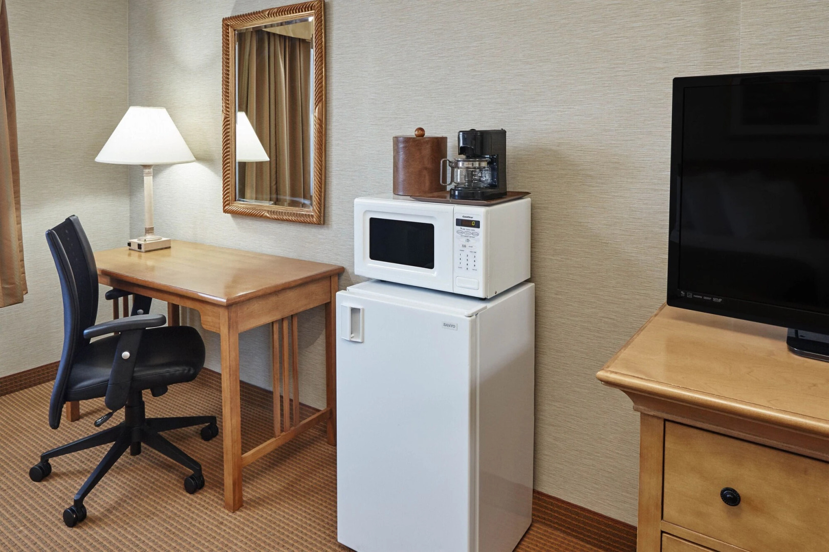 Howard Johnson Plaza Madison