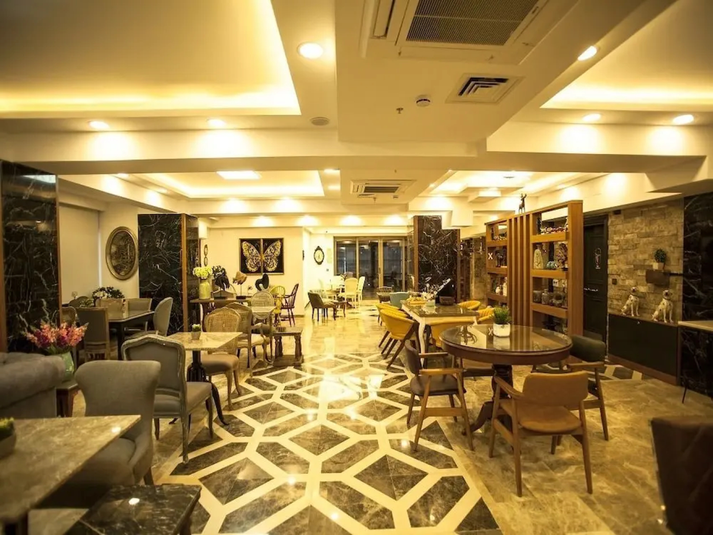 Lion Park Suits & Residence