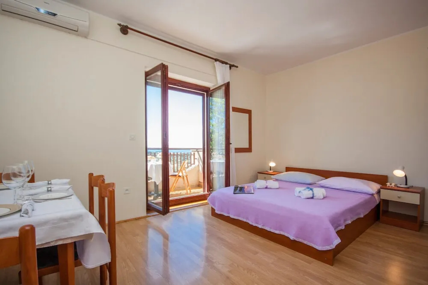 Apartments & Rooms Mikelin