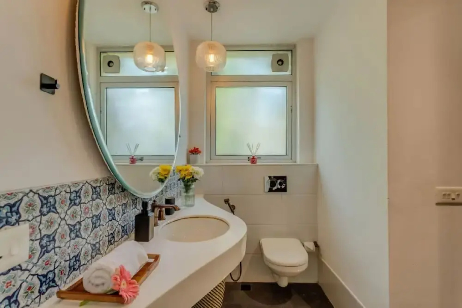 Stylish 2BR w Pool Near Candolim and Coco Beach