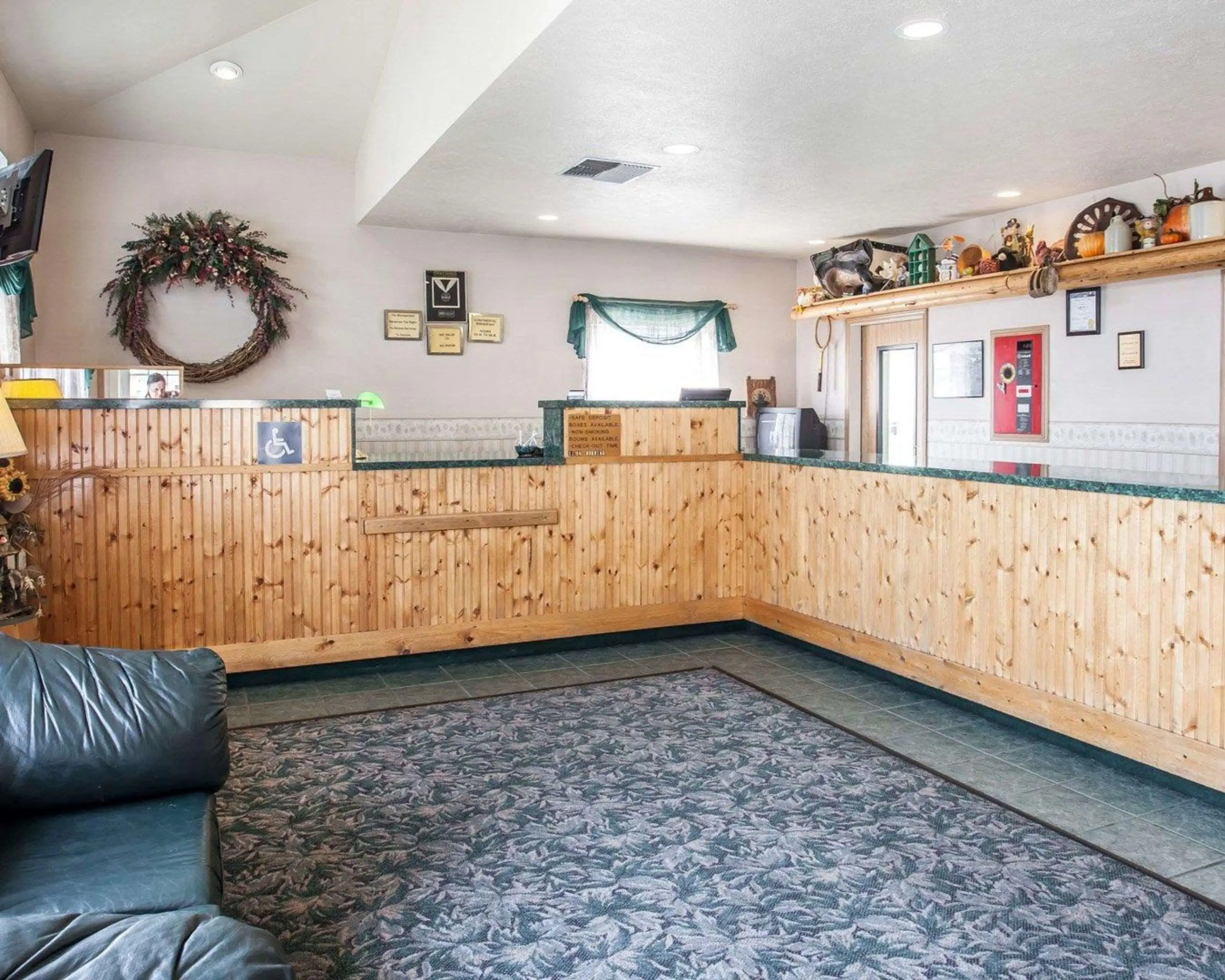 Rodeway Inn & Suites