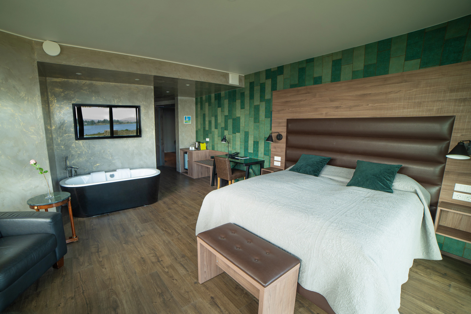 Hotel Kriunes - A city hotel by the lake