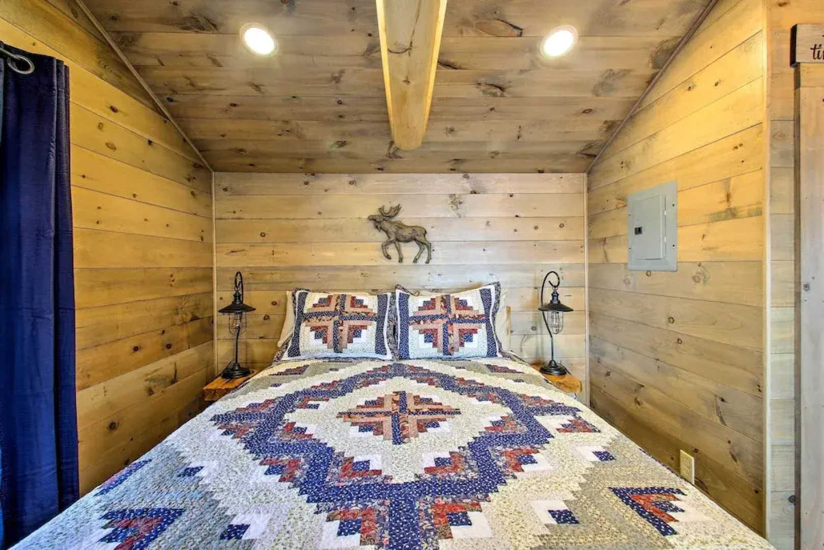 Sebago Lake Haven: Water Views, Steps to Shoreline