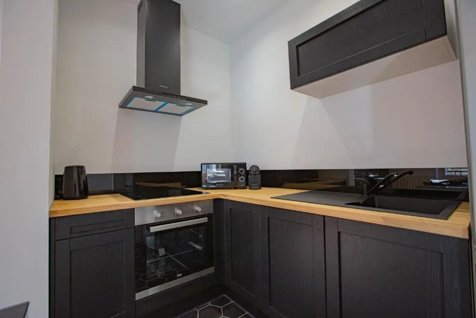 Hyper centre, Bord du canal, Cosy, fibre, parking privée, 1 a 4 pers