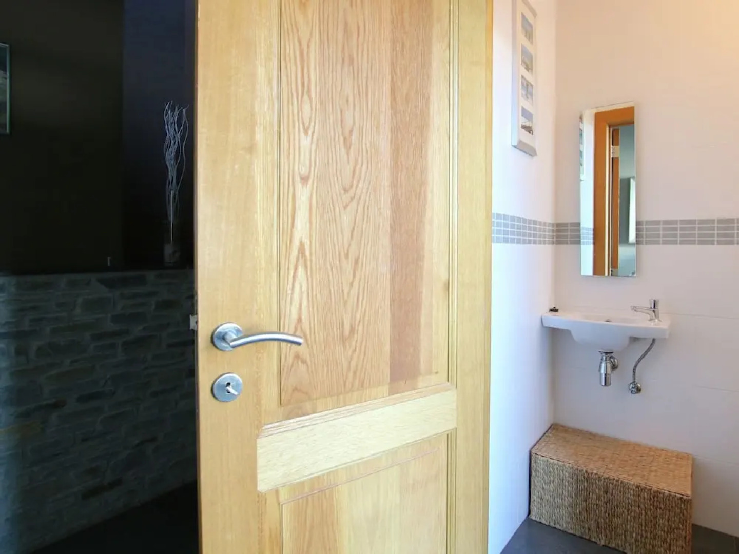 Classy Holiday Home in Martilly with Hot Tub