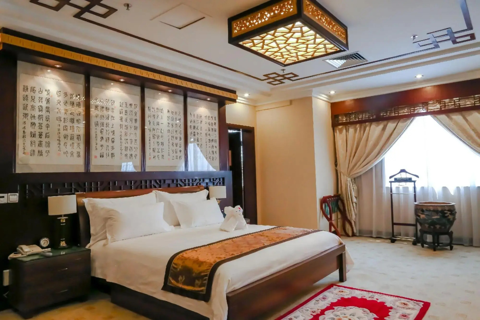 Chuxiong WeishengXiongbao Hotel