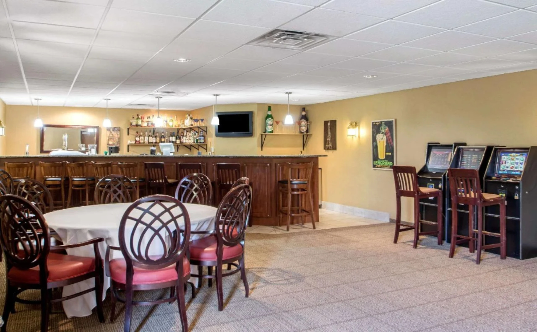 Comfort Suites Johnson Creek Conference Center