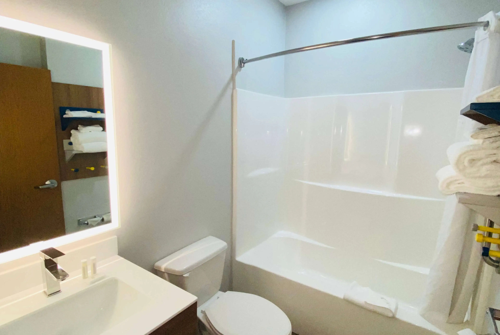 Microtel Inn & Suites by Wyndham Opelika