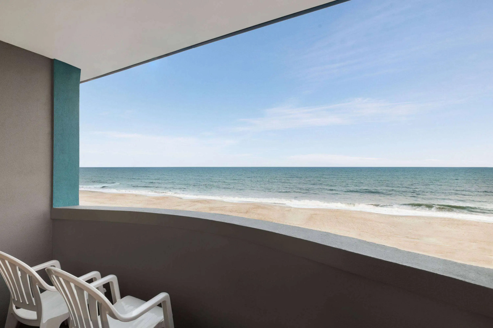 Days Inn by Wyndham Myrtle Beach-Beach Front