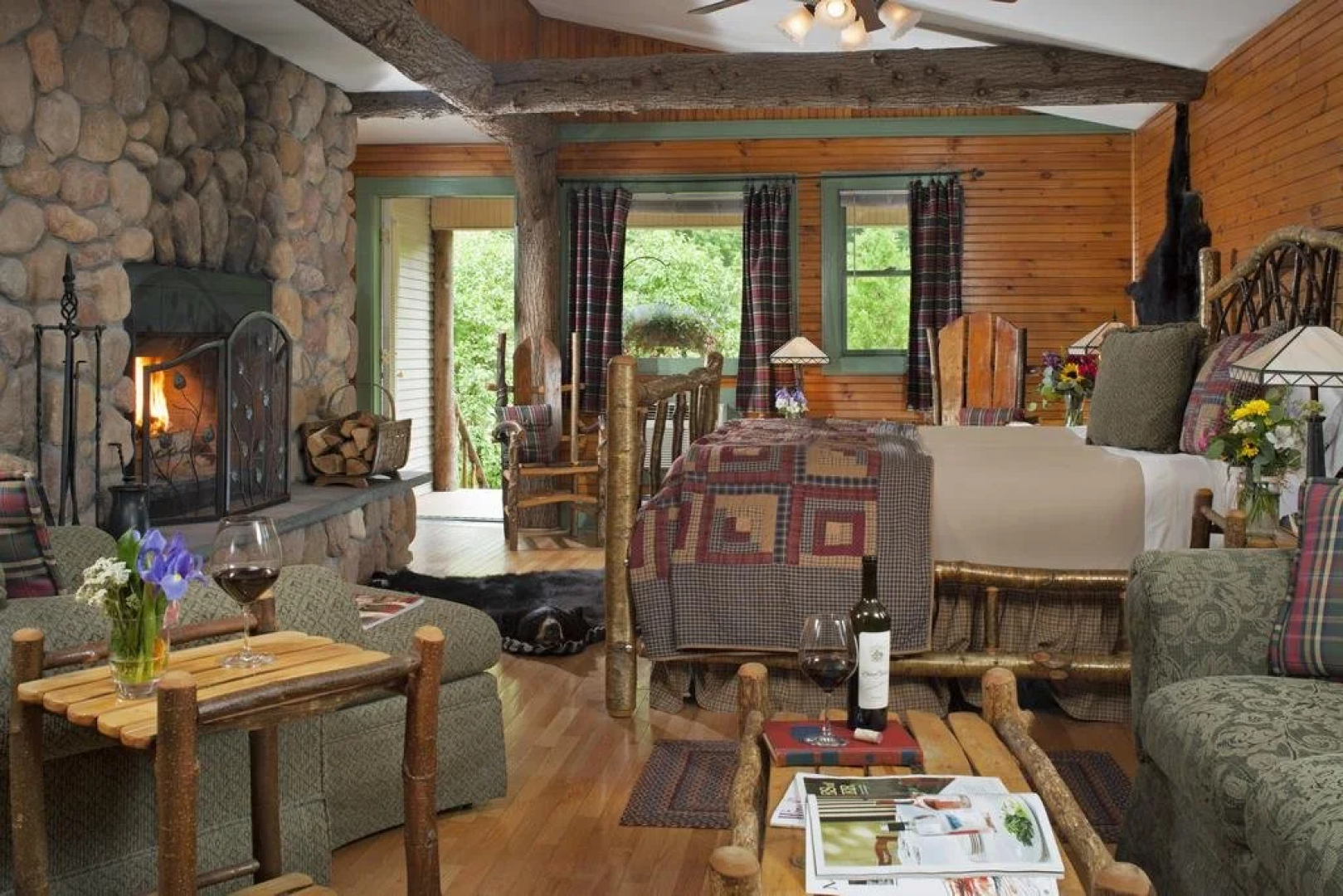 Friends Lake Inn