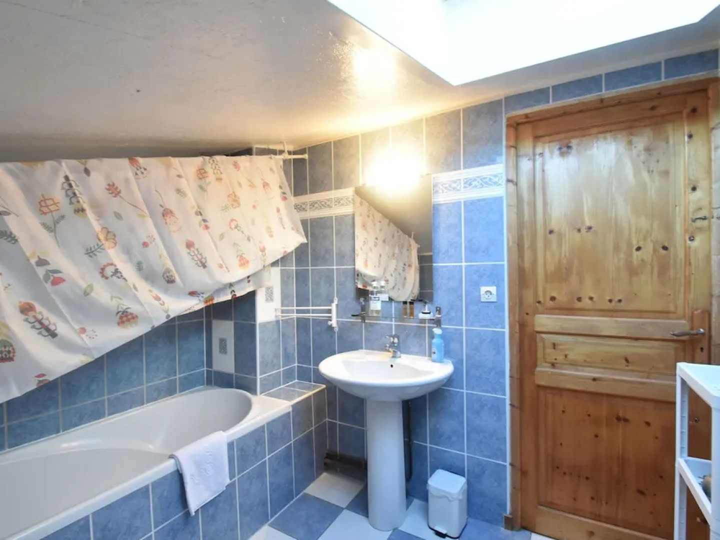 Modern Chalet in Bayeux With Garden