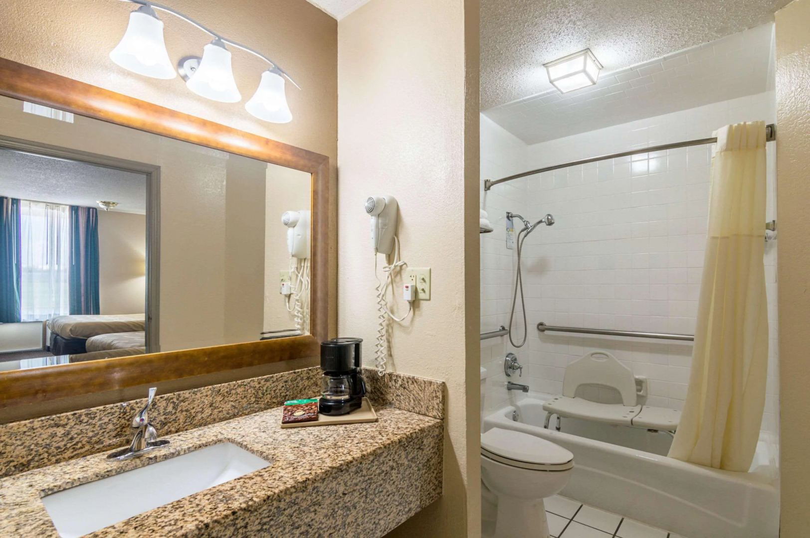 Quality Inn Shawnee I-40