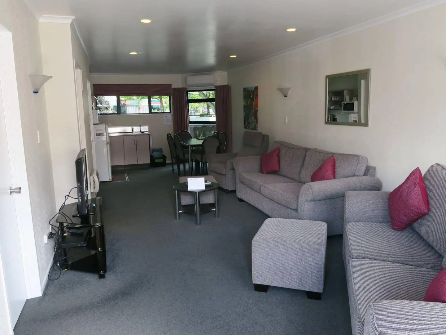 Shadzz Motel & Conference Centre