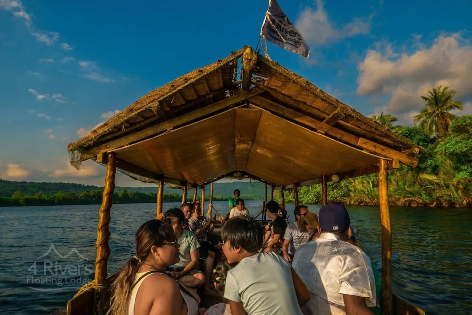 4 Rivers Floating Lodge