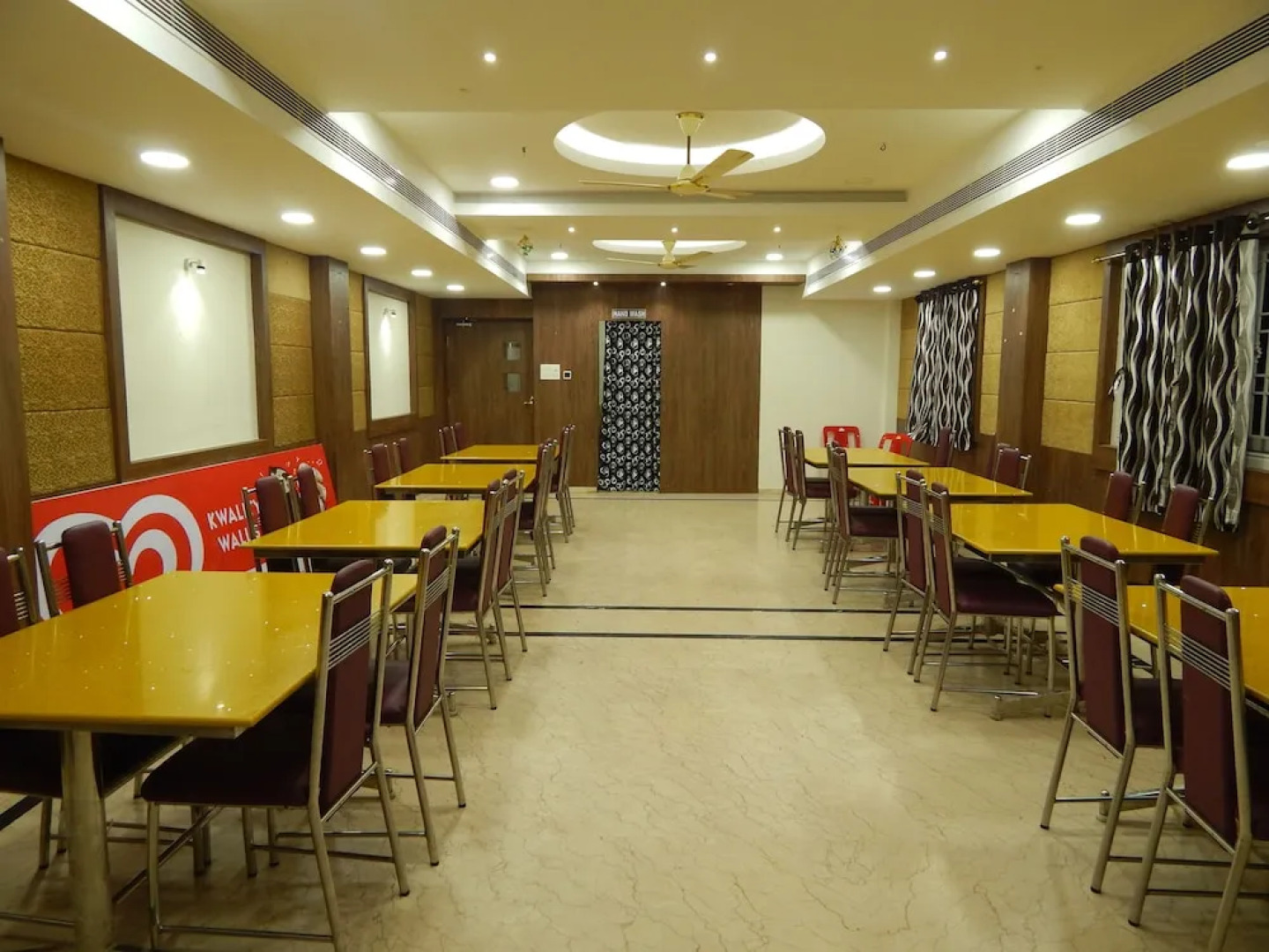Hotel Aadhi